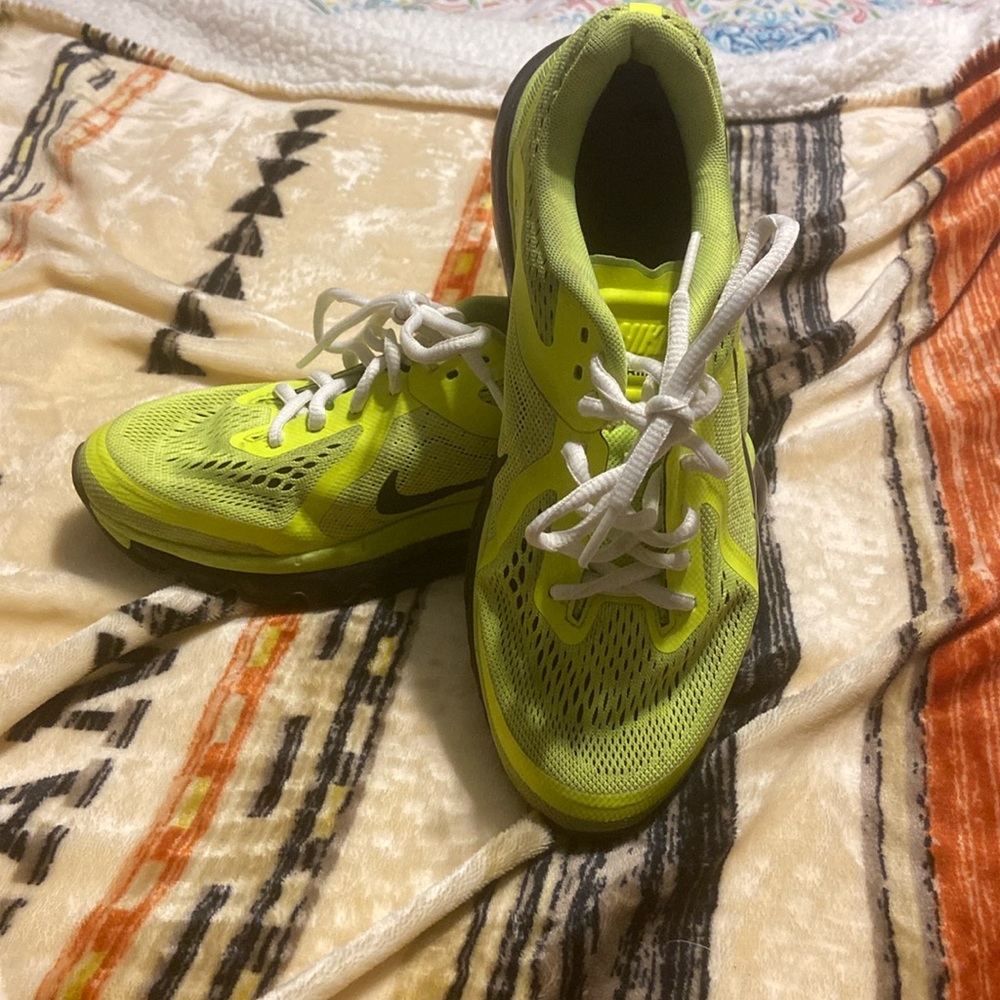 Nike Airmax Size 6Y